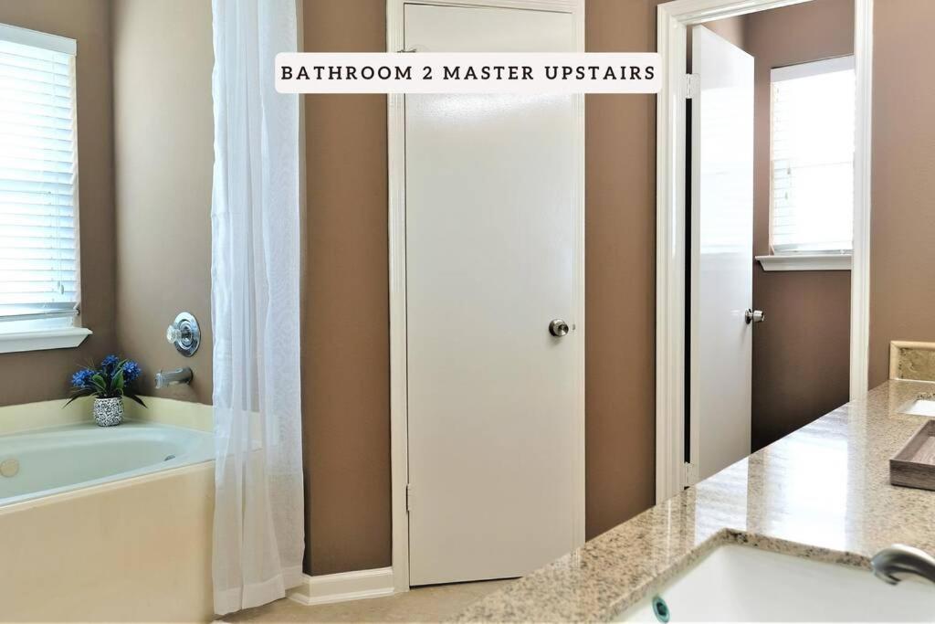 스태포드 Exceptional, 5 Beds, Near Downtown - Bold Ruler 빌라 외부 사진